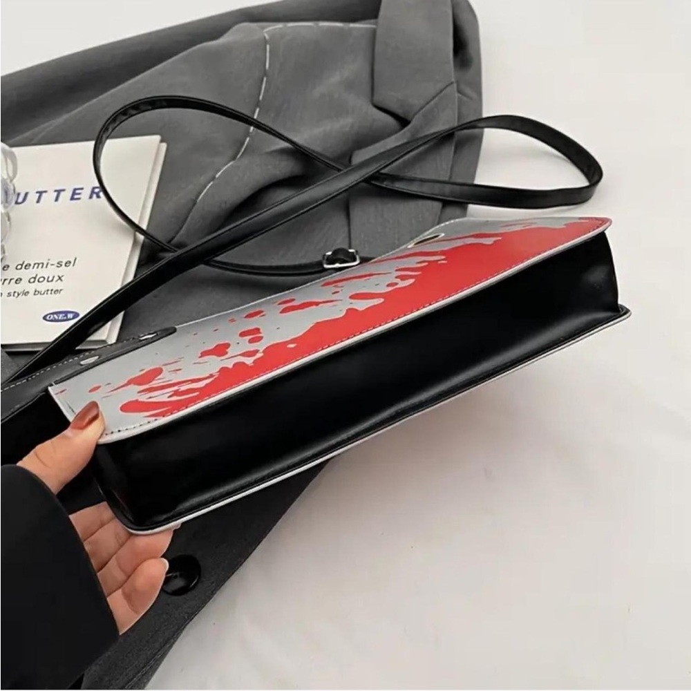 ๐ LAST ONE ๐ Bloody Knife Clutch Shoulder Bag - Picture 4 of 4